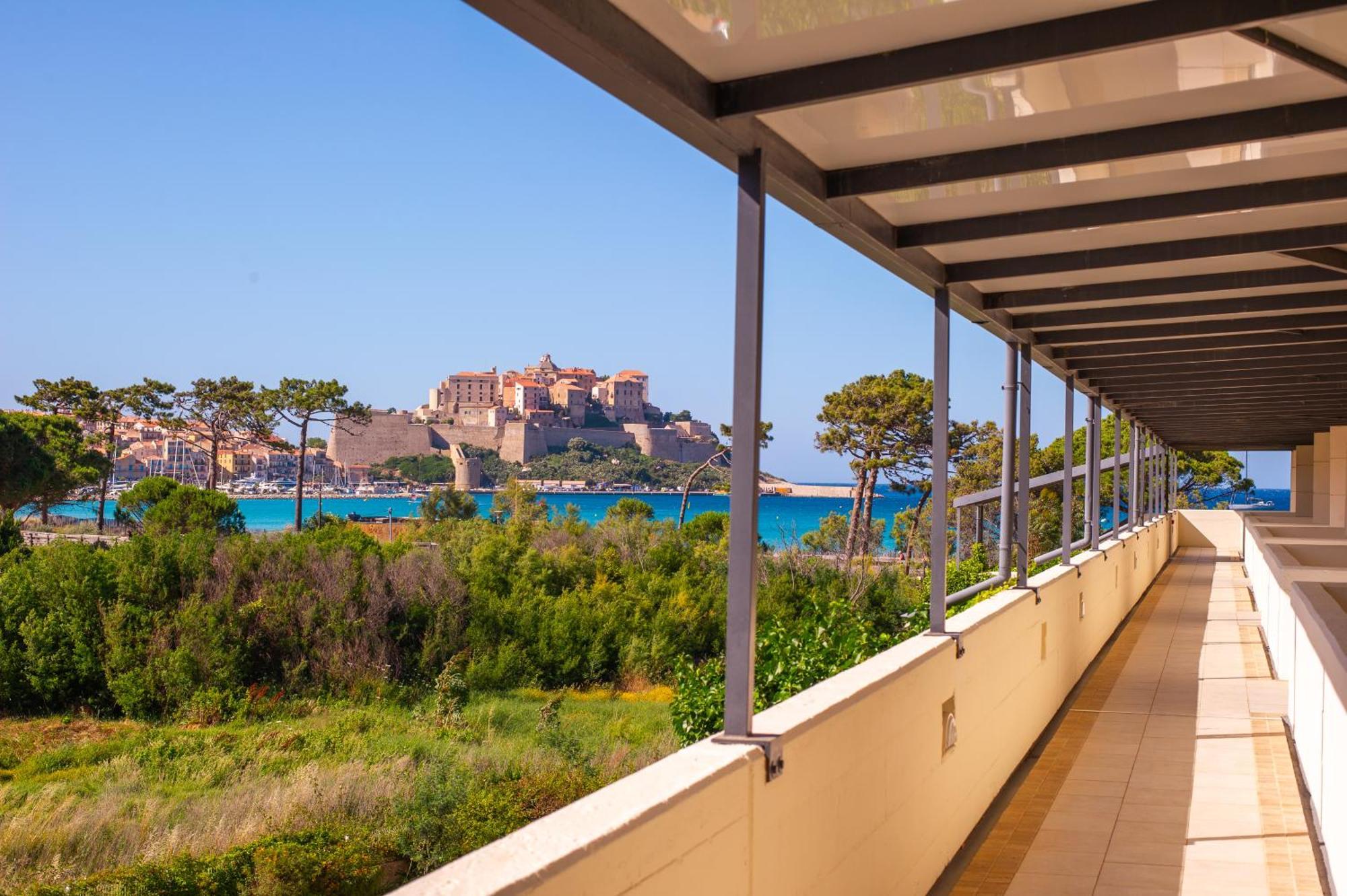 Calvi Hotel Экстерьер фото