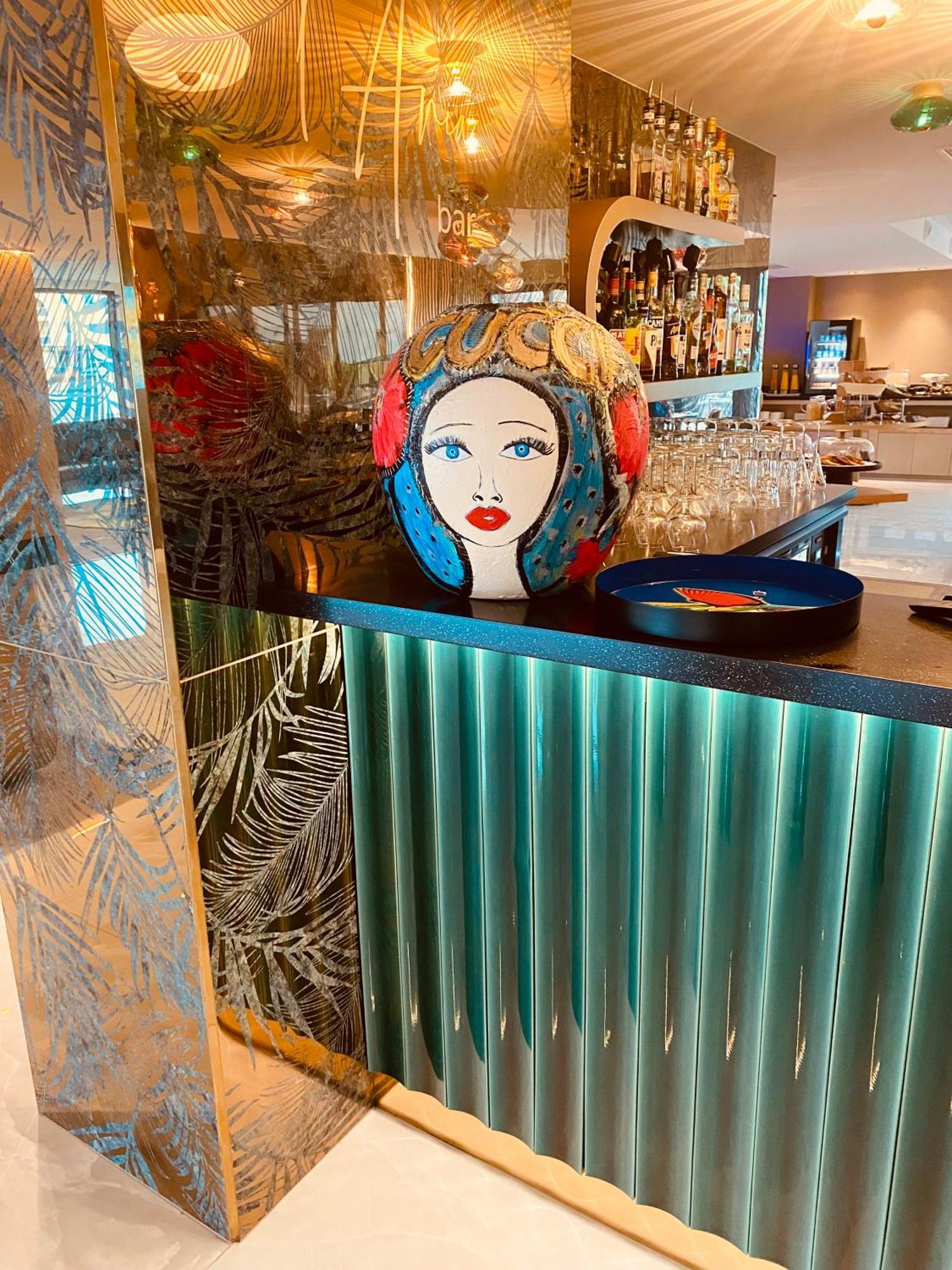 Calvi Hotel Экстерьер фото