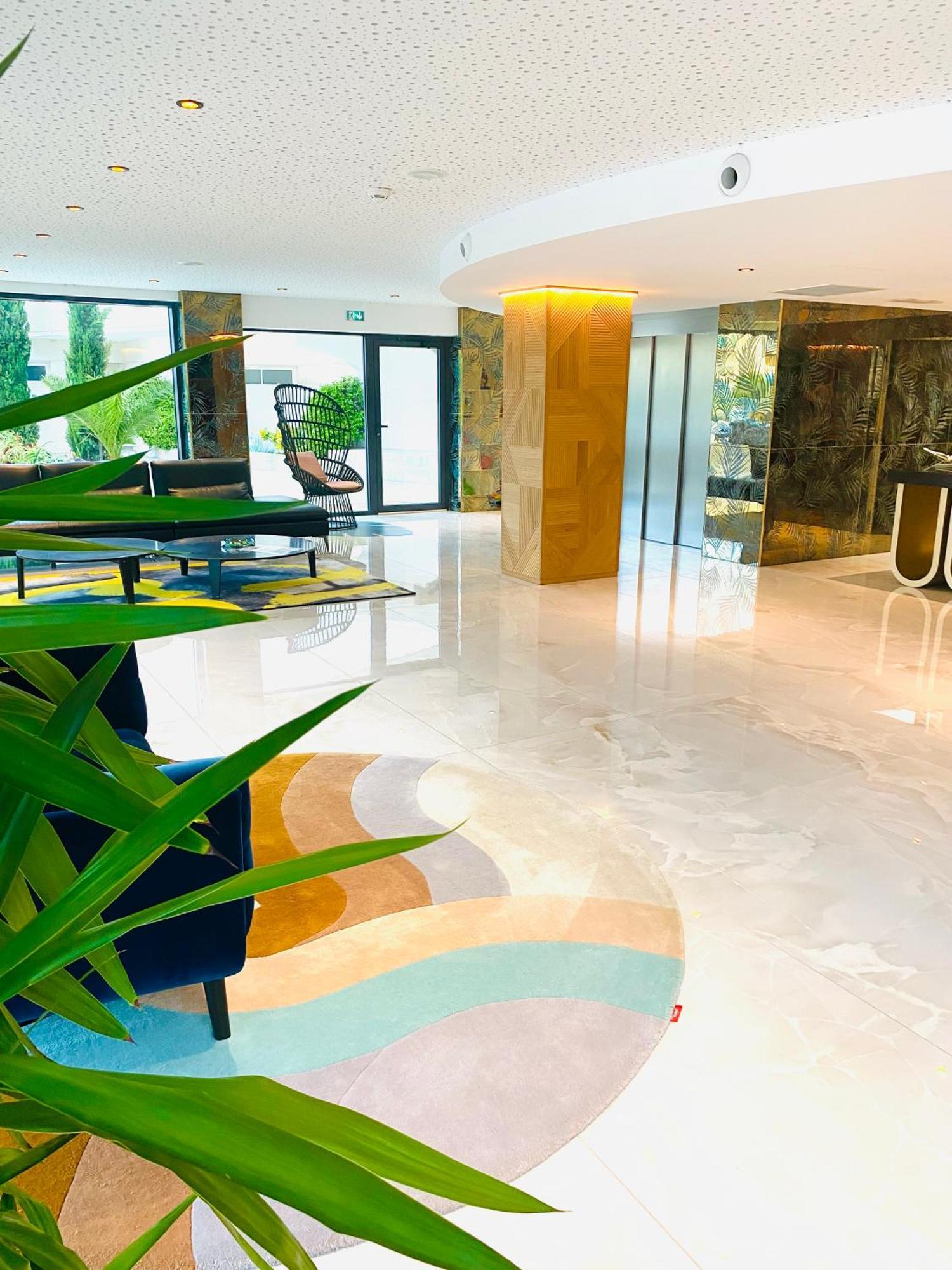 Calvi Hotel Экстерьер фото