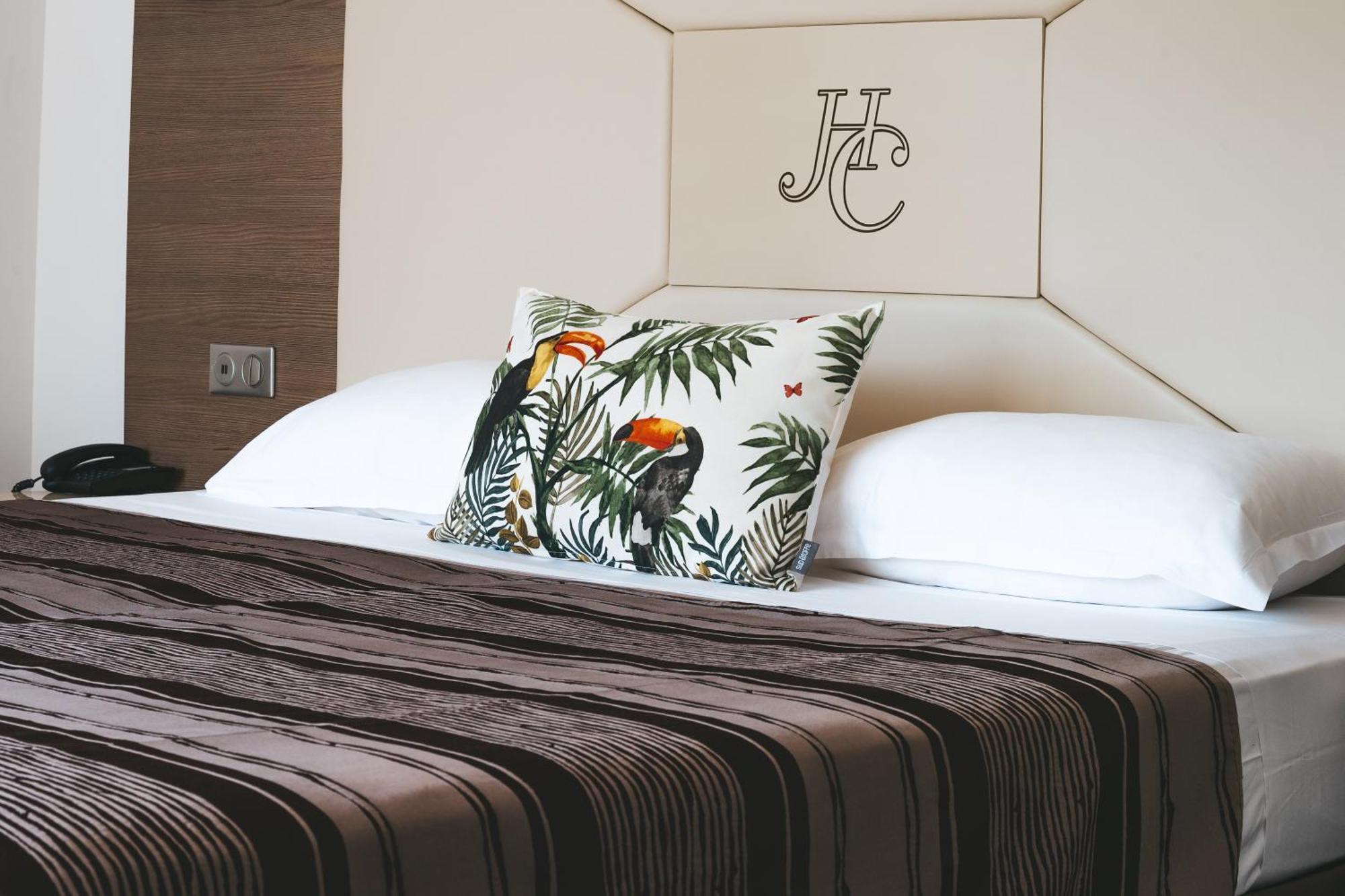 Calvi Hotel Экстерьер фото