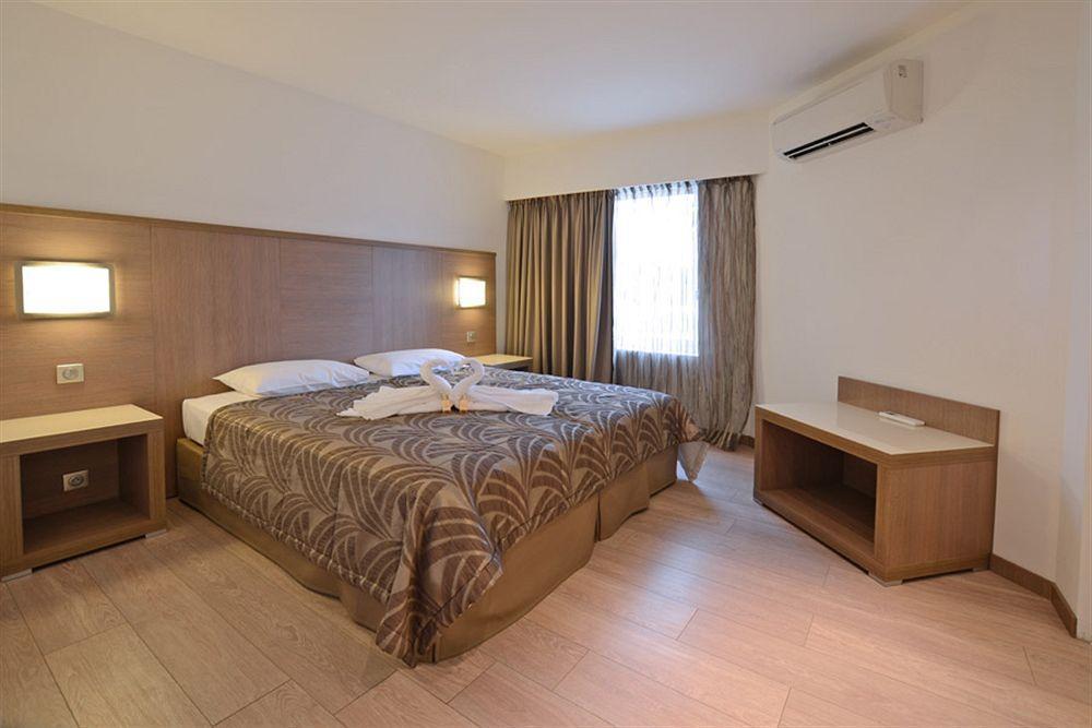 Calvi Hotel Экстерьер фото