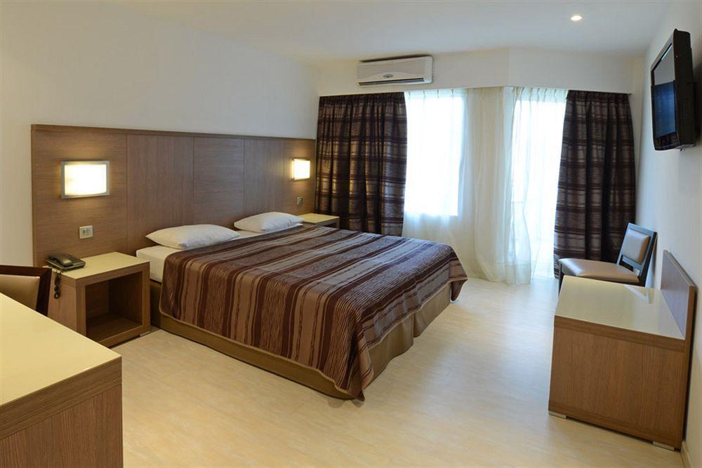 Calvi Hotel Экстерьер фото